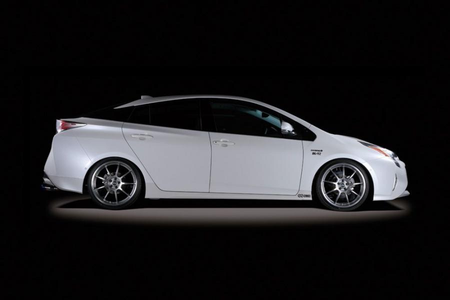  Toyota Prius by Blitz 2016 года  (фото 2 из 2)